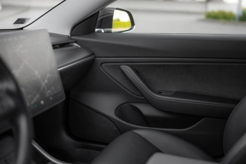 Car image 35