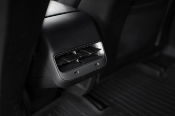 Car image 38