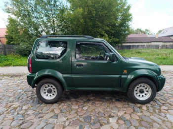 Car image 3