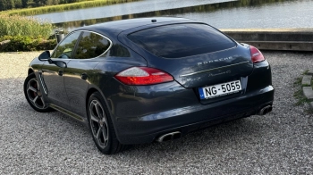 Car image 25
