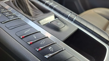 Car image 29