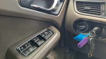 Car image 37
