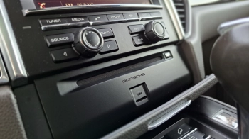 Car image 32
