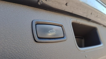 Car image 70