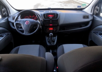 Car image 17