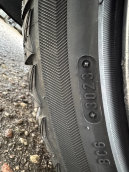 Car image 32
