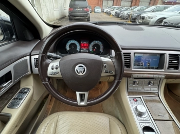 Car image 29