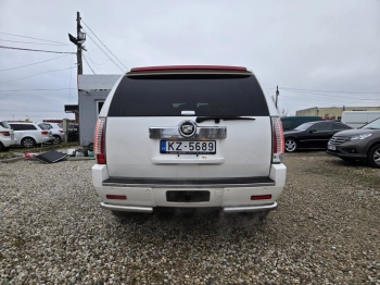Car image 32