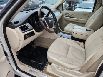 Car image 26