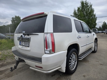Car image 35