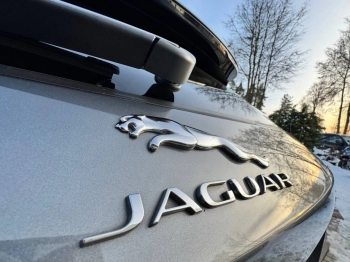 Car image 33