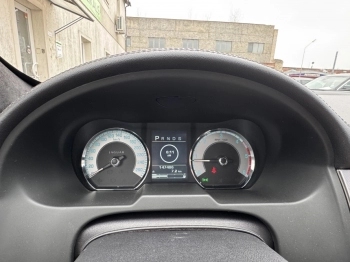 Car image 27