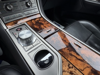 Car image 30