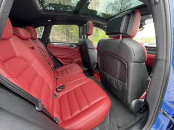 Car image 25