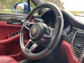 Car image 32