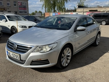 Car image 18