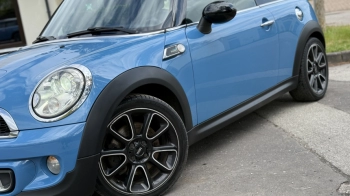 Car image 20