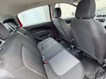 Car image 7