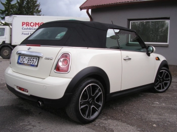 Car image 22