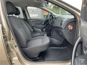 Car image 23