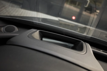 Car image 34