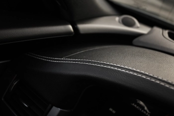 Car image 35