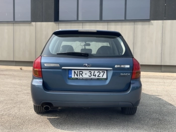 Car image 30