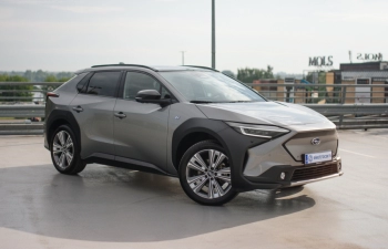 Car image 14