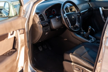 Car image 19