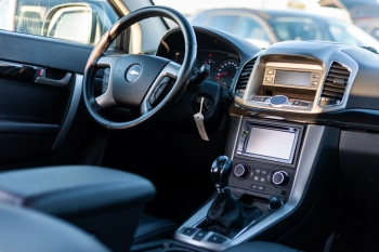 Car image 25