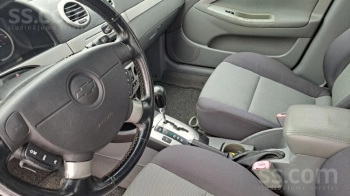 Car image 12