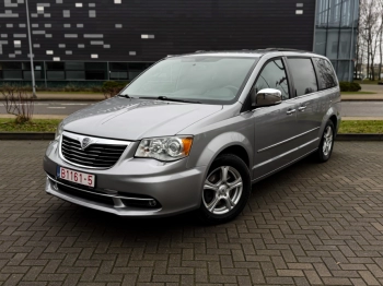 Car image 16