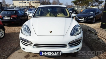 Car image 29
