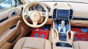 Car image 25