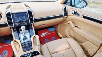 Car image 24