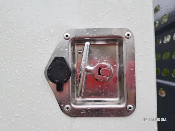 Car image 32