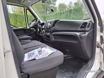 Car image 29