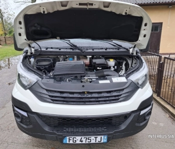 Car image 27
