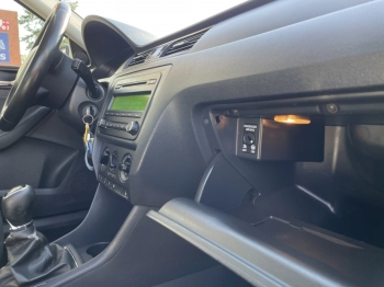 Car image 34