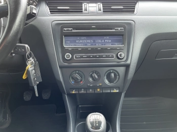 Car image 40