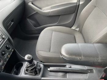 Car image 37