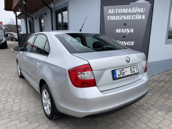 Car image 31