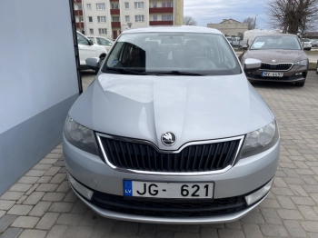 Car image 19