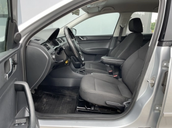 Car image 36