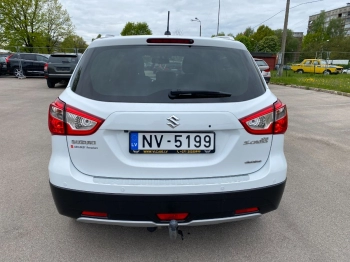 Car image 6