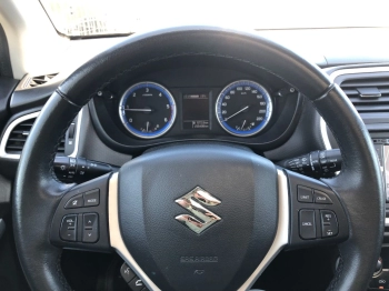 Car image 15