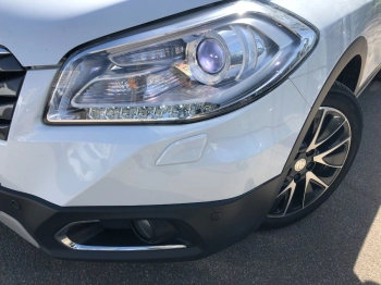 Car image 9