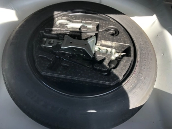 Car image 29