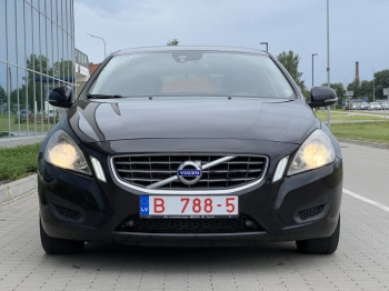 Volvo V60 2.4Dīzelis 2011